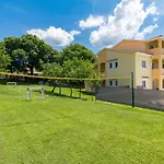 Villa Green Holiday *