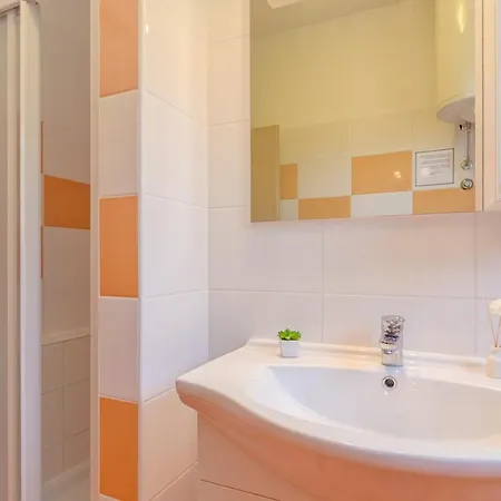 Villa Green Holiday 빌라 Barban