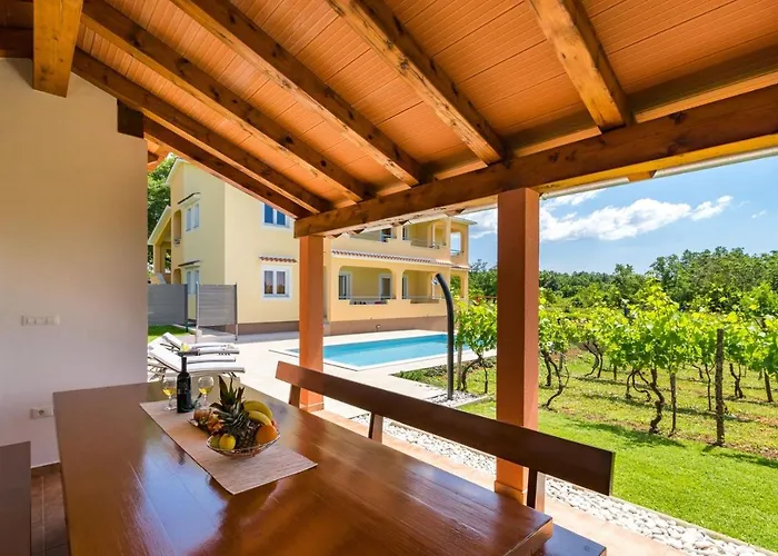 Villa Green Holiday Villa